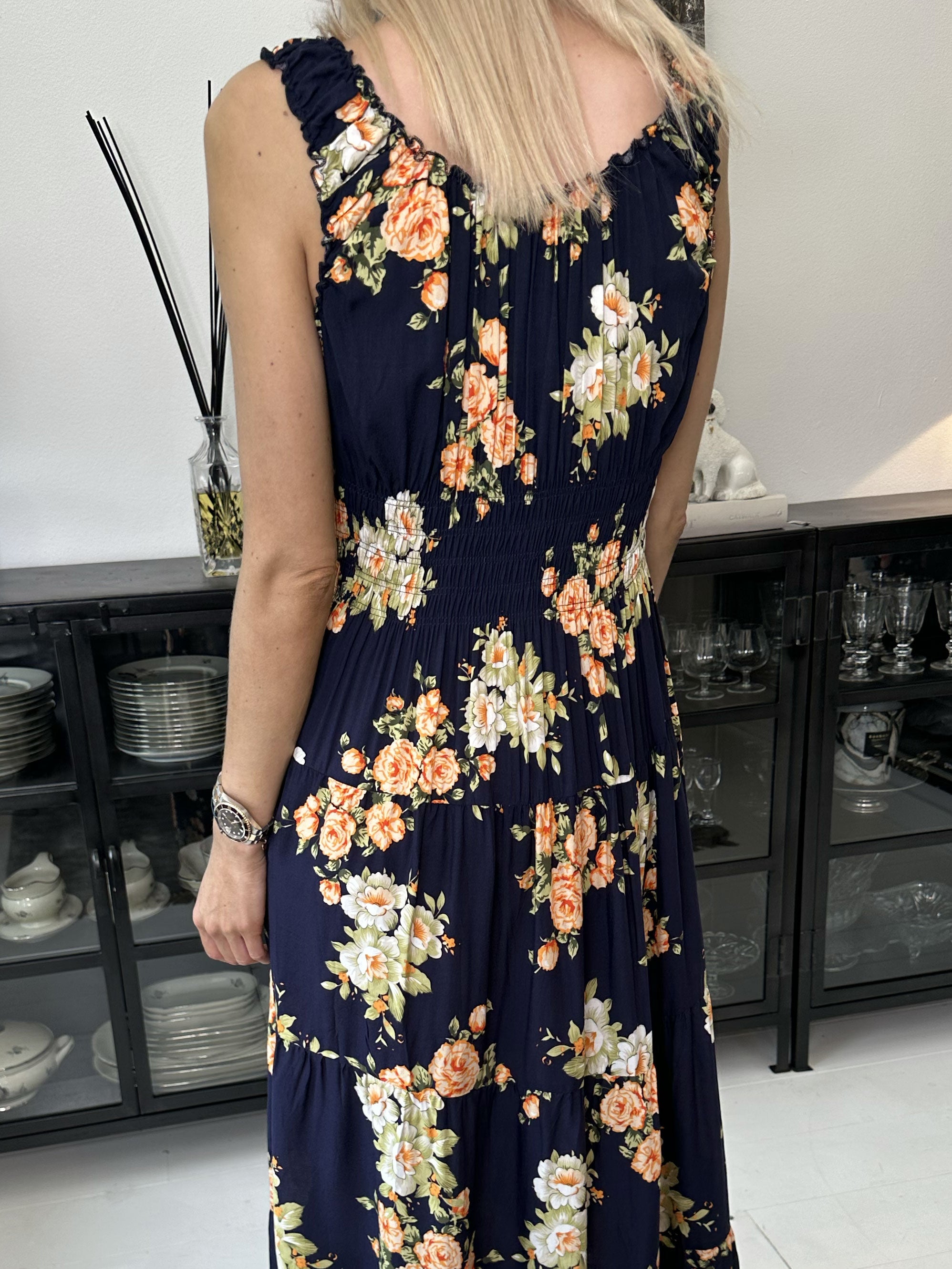 Alicia Rose - Lang stropkjole med blomsterprint